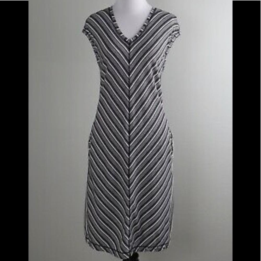 ! T BY TALBOTS Stretch V-Neck Casual Dress Size L.